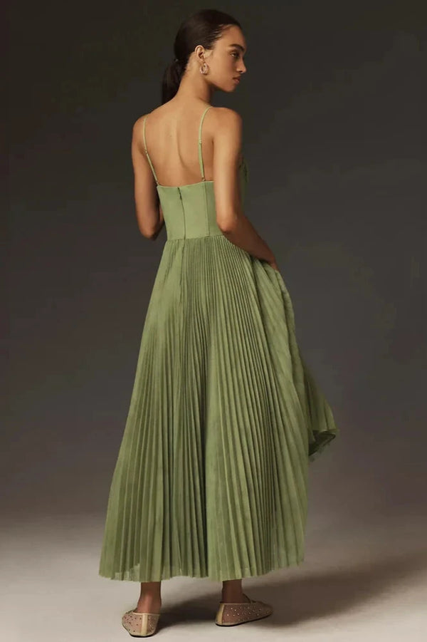 Clara | Robe plissée en tulle avec drapé asymétrique