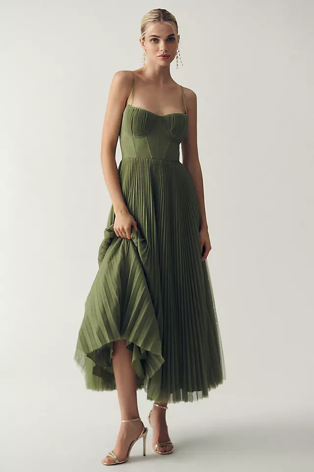 Clara | Robe plissée en tulle avec drapé asymétrique